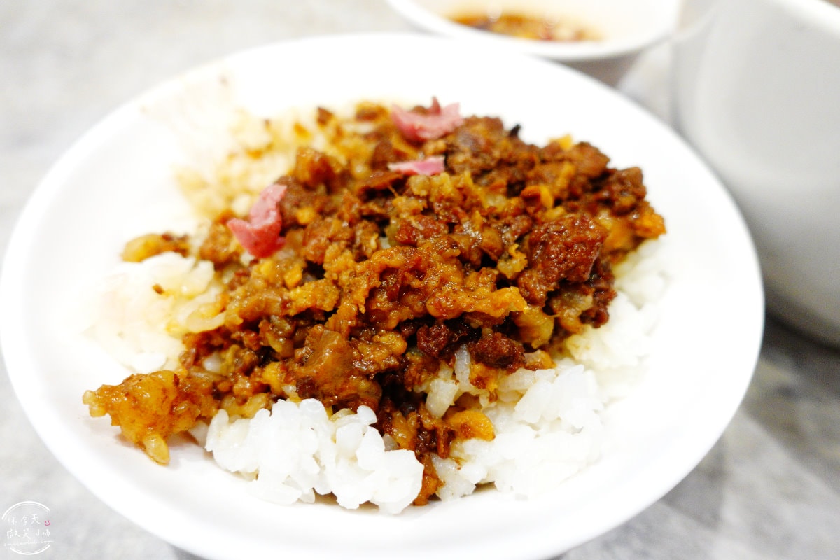 台南文章牛肉湯∥台南必吃!溫體牛肉湯專賣,品嚐最地道的在地美食︱孜然牛肉、招牌牛肉湯、牛肉捲餅、牛肉燥飯,飄香數十年的經典味道 - 第11張圖
