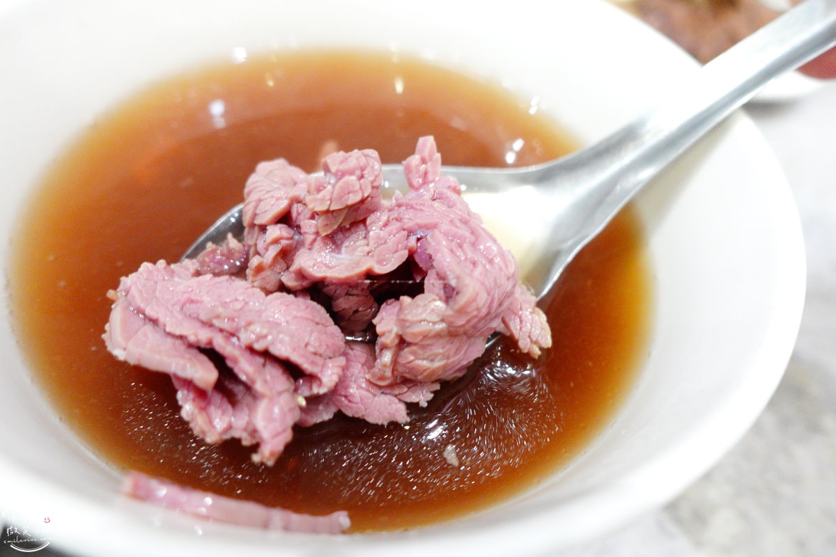 台南文章牛肉湯∥台南必吃!溫體牛肉湯專賣,品嚐最地道的在地美食︱孜然牛肉、招牌牛肉湯、牛肉捲餅、牛肉燥飯,飄香數十年的經典味道 - 第12張圖