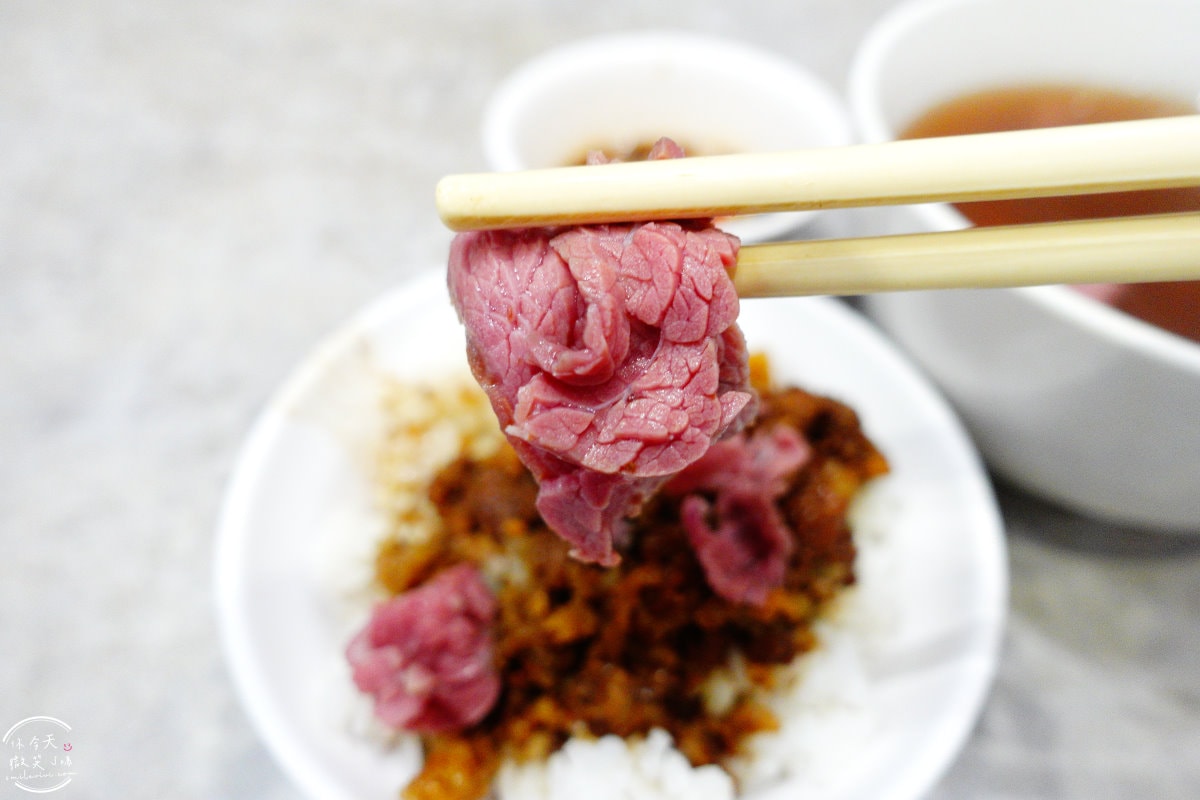 台南文章牛肉湯∥台南必吃!溫體牛肉湯專賣,品嚐最地道的在地美食︱孜然牛肉、招牌牛肉湯、牛肉捲餅、牛肉燥飯,飄香數十年的經典味道 - 第14張圖