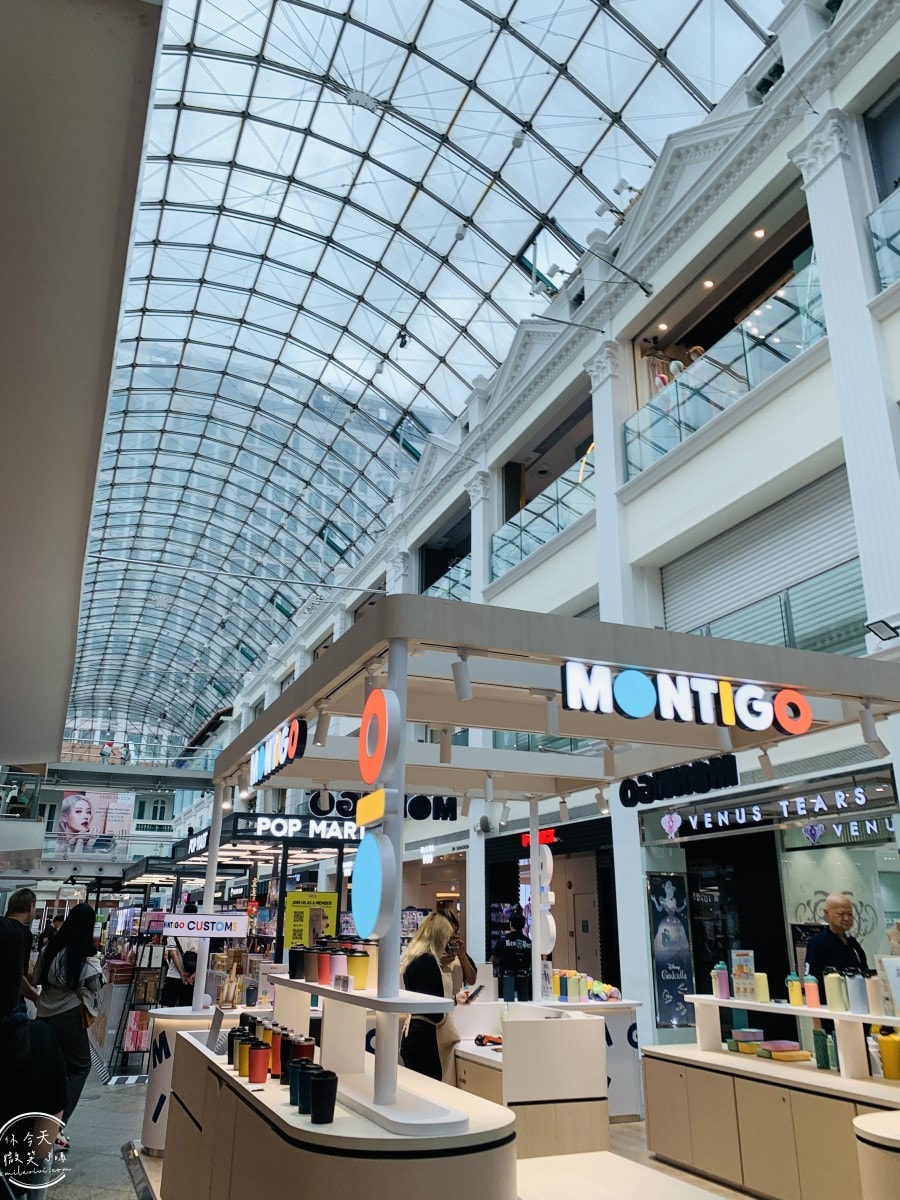 武吉士白沙浮廣場BUGIS Junction∥BUGIS+ 室內購物中心︱斑蘭蛋糕、老曾記炸物必吃!Cold Storage超市︱新加坡零食、泡麵、伴手禮採滿 - 第12張圖 BUGIS Junction