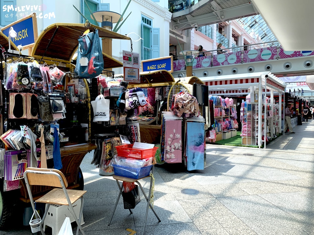 武吉士白沙浮廣場BUGIS Junction∥BUGIS+ 室內購物中心︱斑蘭蛋糕、老曾記炸物必吃!Cold Storage超市︱新加坡零食、泡麵、伴手禮採滿 - 第15張圖 BUGIS Junction