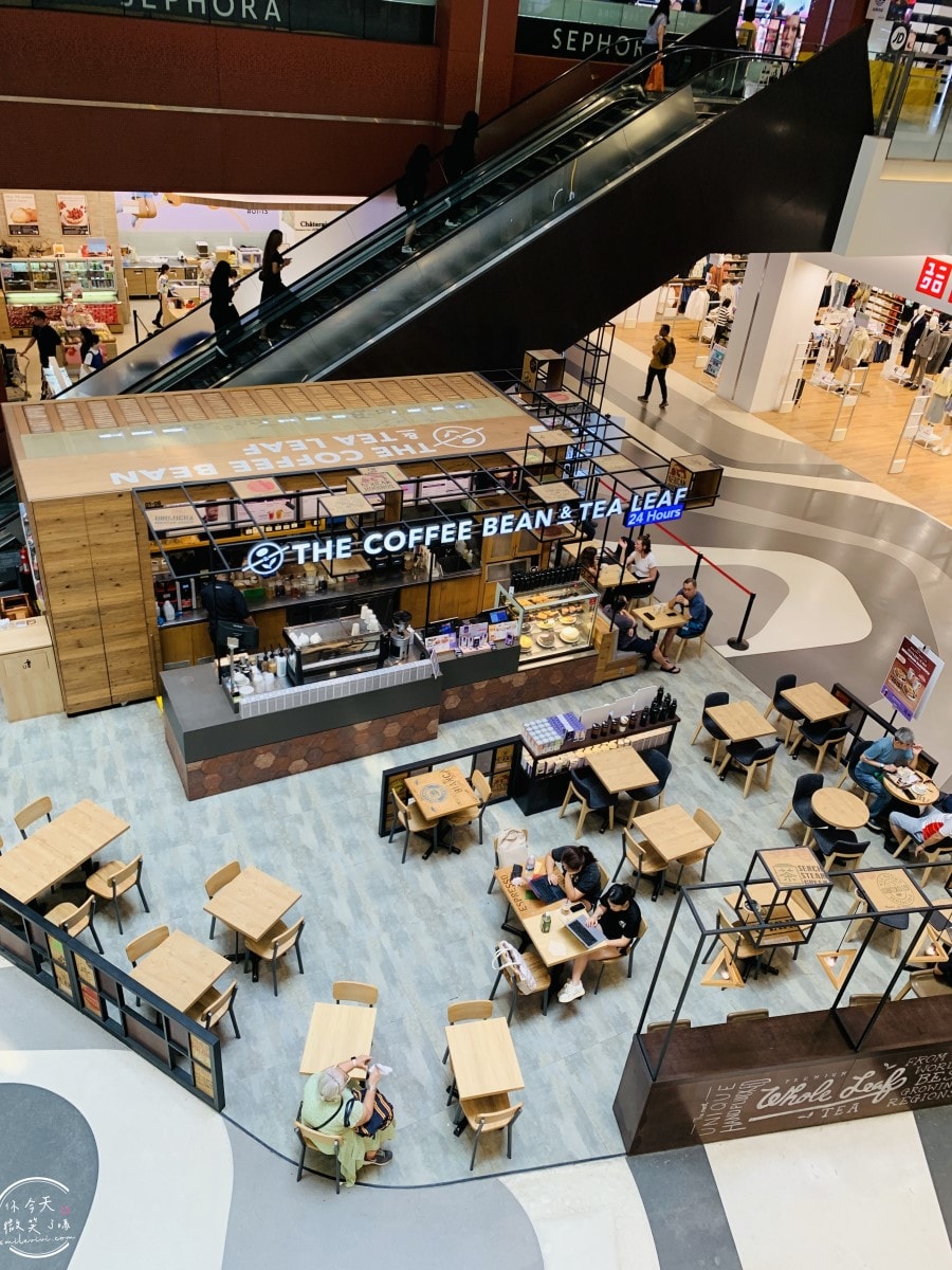 武吉士白沙浮廣場BUGIS Junction∥BUGIS+ 室內購物中心︱斑蘭蛋糕、老曾記炸物必吃!Cold Storage超市︱新加坡零食、泡麵、伴手禮採滿 - 第36張圖 BUGIS Junction