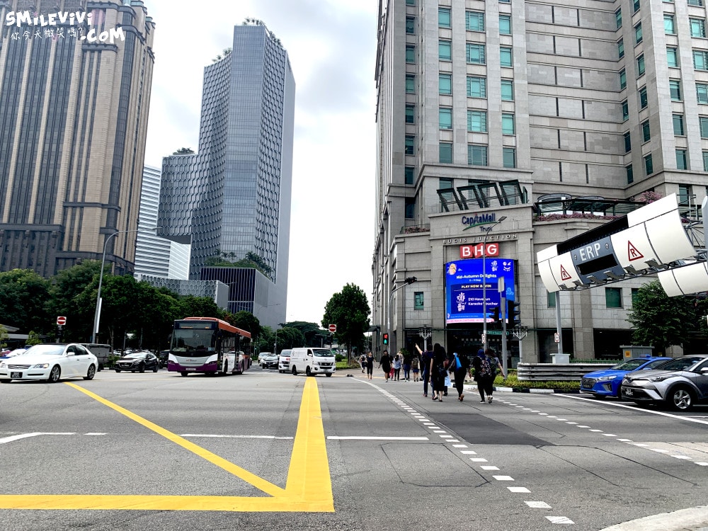 武吉士白沙浮廣場BUGIS Junction∥BUGIS+ 室內購物中心︱斑蘭蛋糕、老曾記炸物必吃!Cold Storage超市︱新加坡零食、泡麵、伴手禮採滿 - 第41張圖 BUGIS Junction