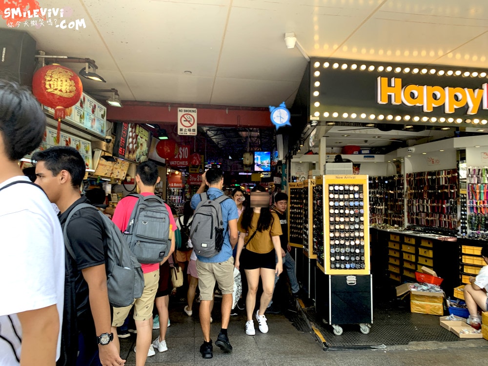 新加坡平價購物天堂∥武吉士街 Bugis Street 必買推薦︱新加坡紀念品這裡買,各種購物袋 新幣以內戰利品︱新加坡戰利品採買,便宜美甲店 - 第5張圖 Bugis Street