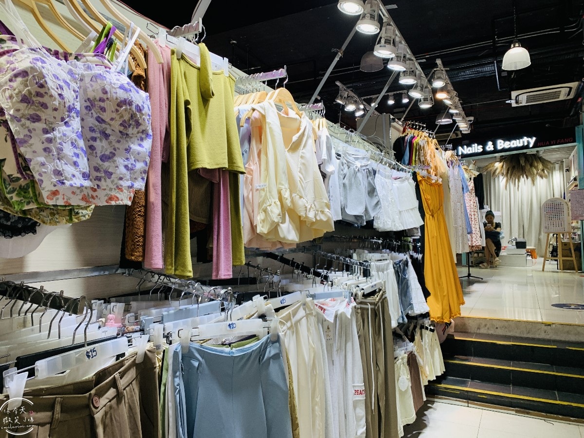 新加坡平價購物天堂∥武吉士街 Bugis Street 必買推薦︱新加坡紀念品這裡買,各種購物袋 新幣以內戰利品︱新加坡戰利品採買,便宜美甲店 - 第33張圖 Bugis Street