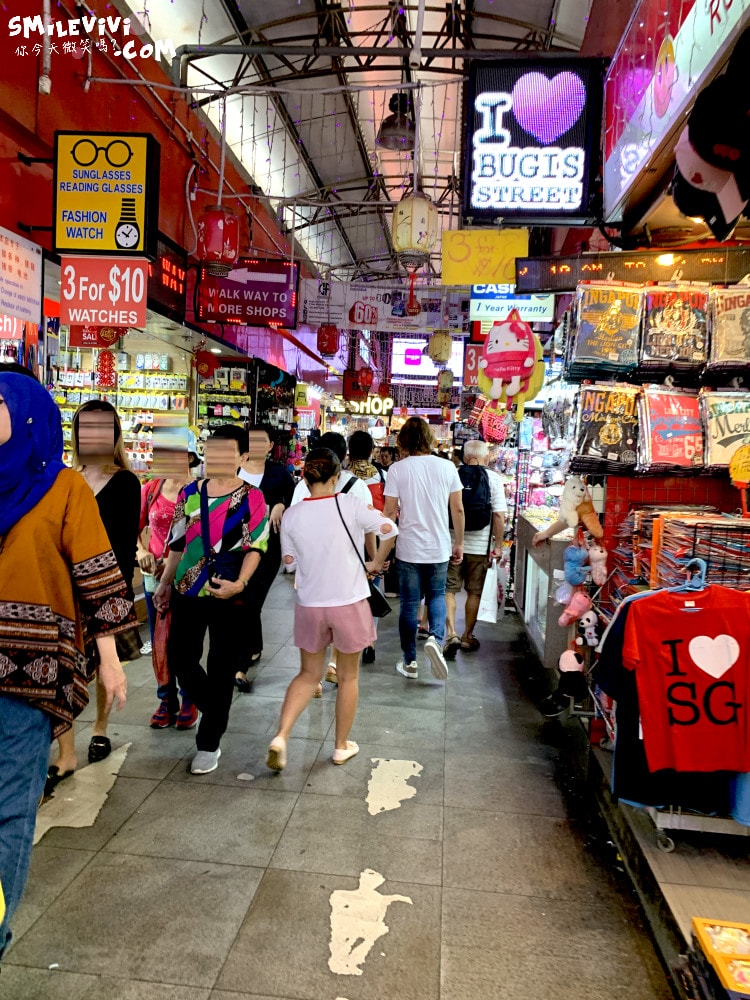 新加坡平價購物天堂∥武吉士街 Bugis Street 必買推薦︱新加坡紀念品這裡買,各種購物袋 新幣以內戰利品︱新加坡戰利品採買,便宜美甲店 - 第7張圖 Bugis Street