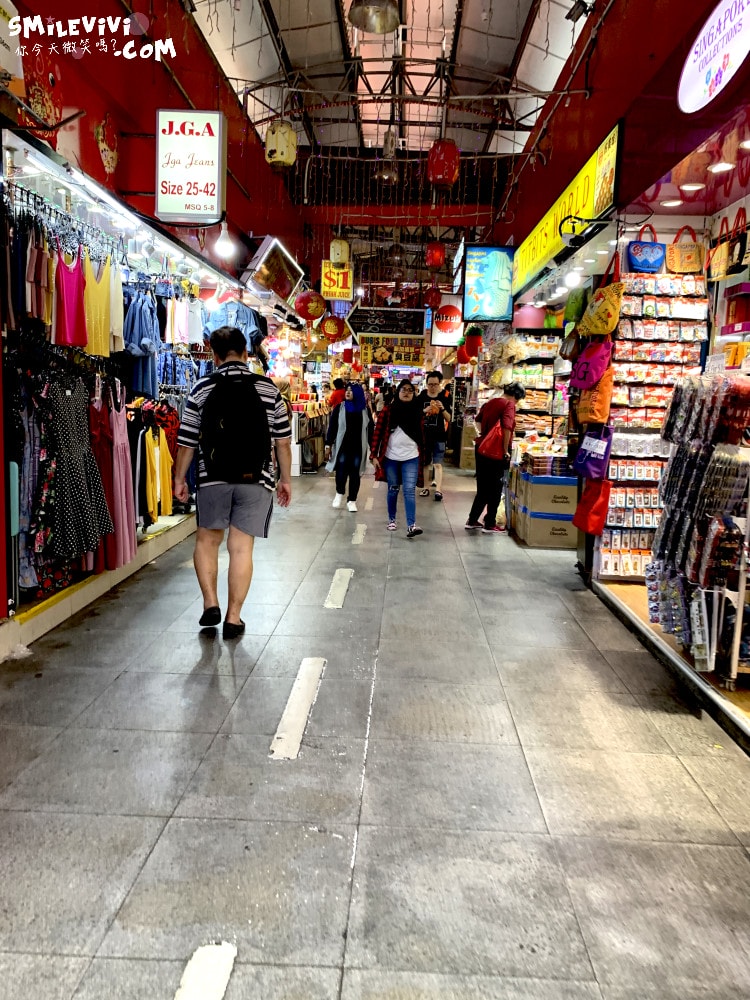 新加坡平價購物天堂∥武吉士街 Bugis Street 必買推薦︱新加坡紀念品這裡買,各種購物袋 新幣以內戰利品︱新加坡戰利品採買,便宜美甲店 - 第9張圖 Bugis Street