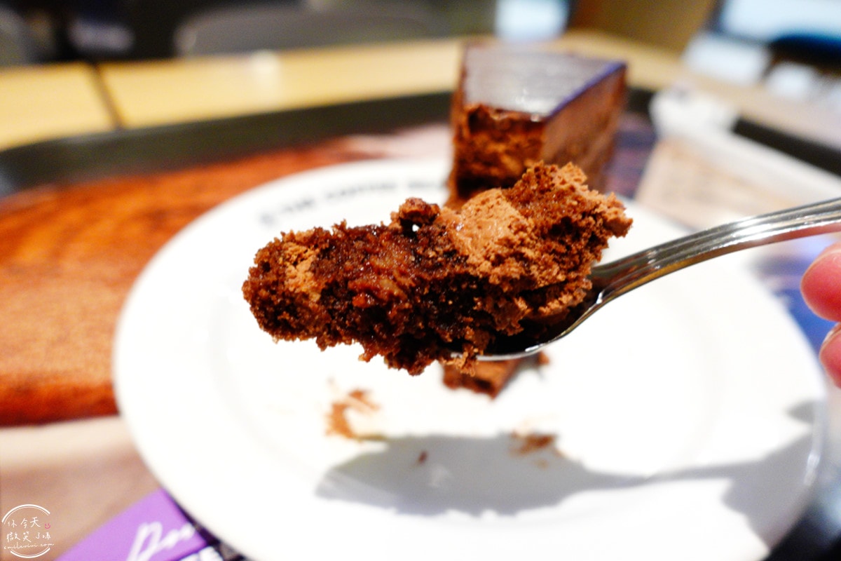 Coffee Bean & Tea Leaf∥新加坡咖啡廳,巧克力蛋糕︱Bugis Junction分店悠閒下午茶︱比 Starbucks 更值得一試?新加坡下午茶 - 第15張圖 Coffee Bean