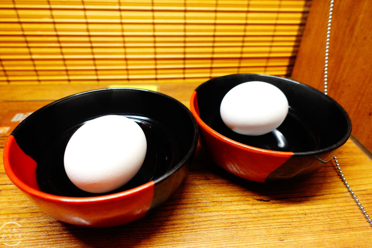 一蘭拉麵札幌薄野店∥一蘭拉麵點餐小插曲,附加雙蛋與滿滿蔥!組合獨特吃法,札幌美食推薦︱濃郁豚骨湯頭拉麵,開到凌晨4點,深夜食堂首選! - 第22張圖 一蘭拉麵
