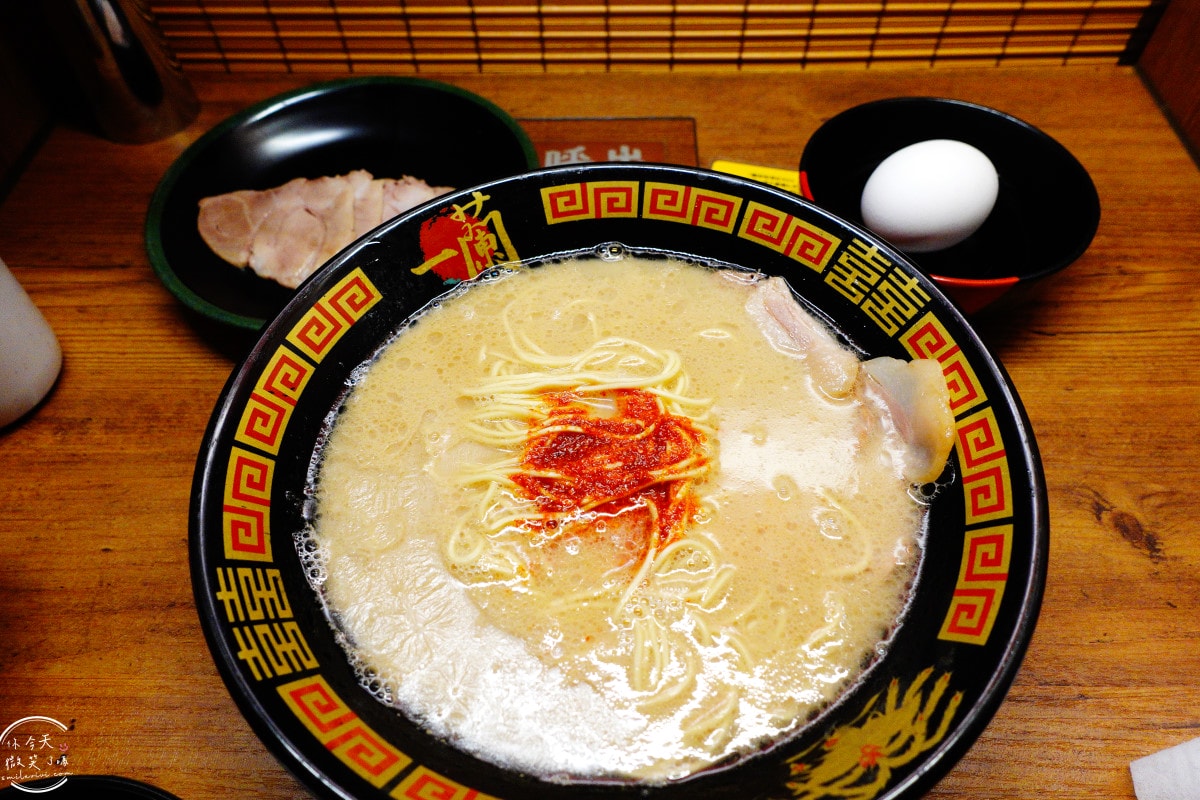 一蘭拉麵札幌薄野店∥一蘭拉麵點餐小插曲,附加雙蛋與滿滿蔥!組合獨特吃法,札幌美食推薦︱濃郁豚骨湯頭拉麵,開到凌晨4點,深夜食堂首選! - 第24張圖 一蘭拉麵