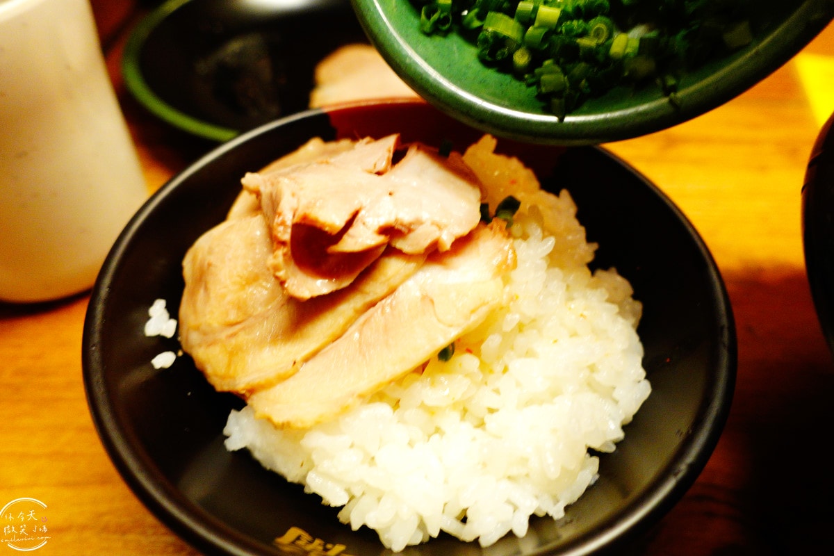 一蘭拉麵札幌薄野店∥一蘭拉麵點餐小插曲,附加雙蛋與滿滿蔥!組合獨特吃法,札幌美食推薦︱濃郁豚骨湯頭拉麵,開到凌晨4點,深夜食堂首選! - 第33張圖 一蘭拉麵