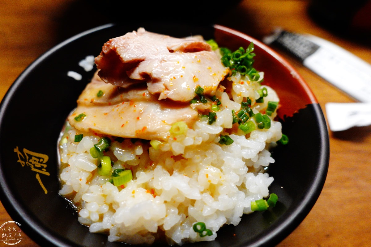 一蘭拉麵札幌薄野店∥一蘭拉麵點餐小插曲,附加雙蛋與滿滿蔥!組合獨特吃法,札幌美食推薦︱濃郁豚骨湯頭拉麵,開到凌晨4點,深夜食堂首選! - 第35張圖 一蘭拉麵