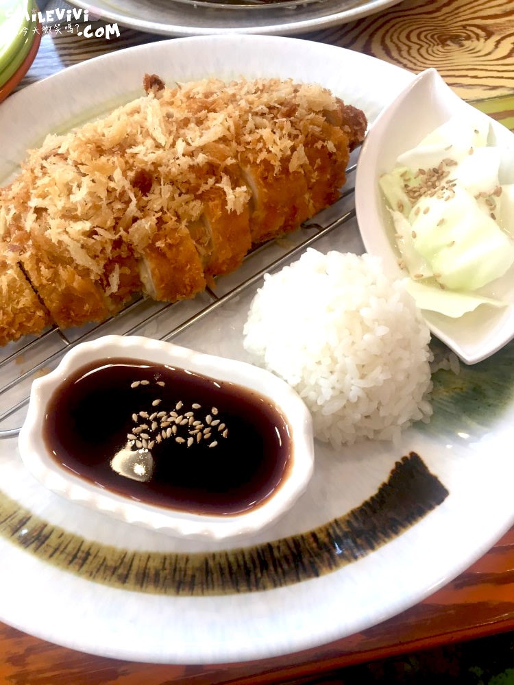美術館旁豬排飯(미술관옆 돈까스)∥簡單卻讓人愛不釋口的美食體驗,CP值超高!三清洞必吃的隱藏料理︱首爾三清洞街頭豬排飯 - 第22張圖