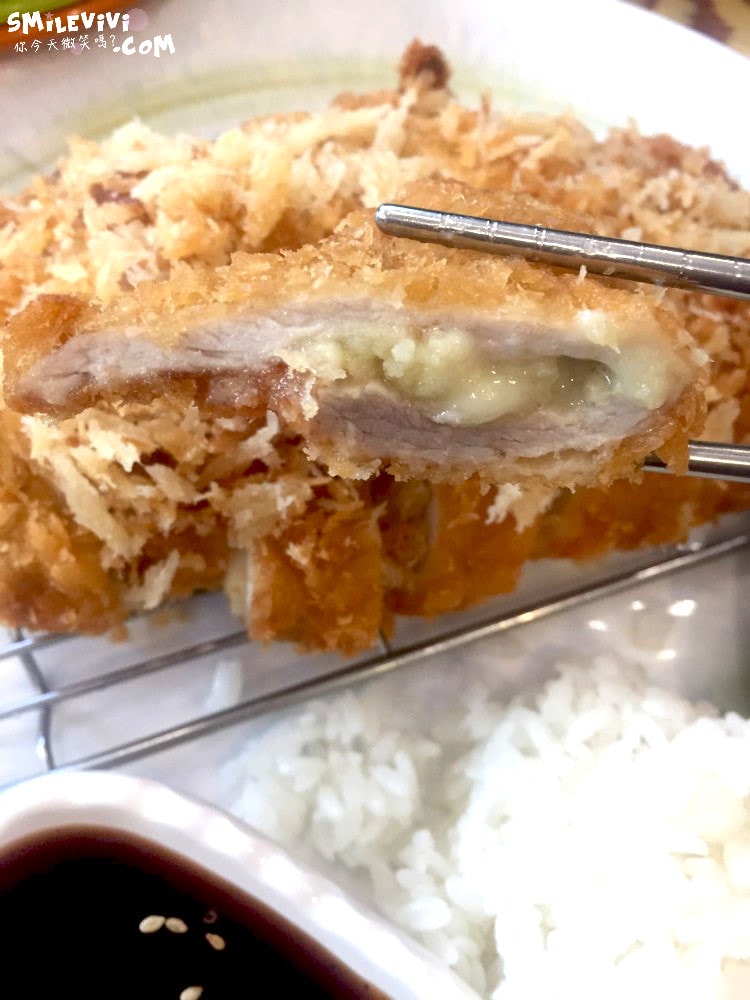 美術館旁豬排飯(미술관옆 돈까스)∥簡單卻讓人愛不釋口的美食體驗,CP值超高!三清洞必吃的隱藏料理︱首爾三清洞街頭豬排飯 - 第23張圖