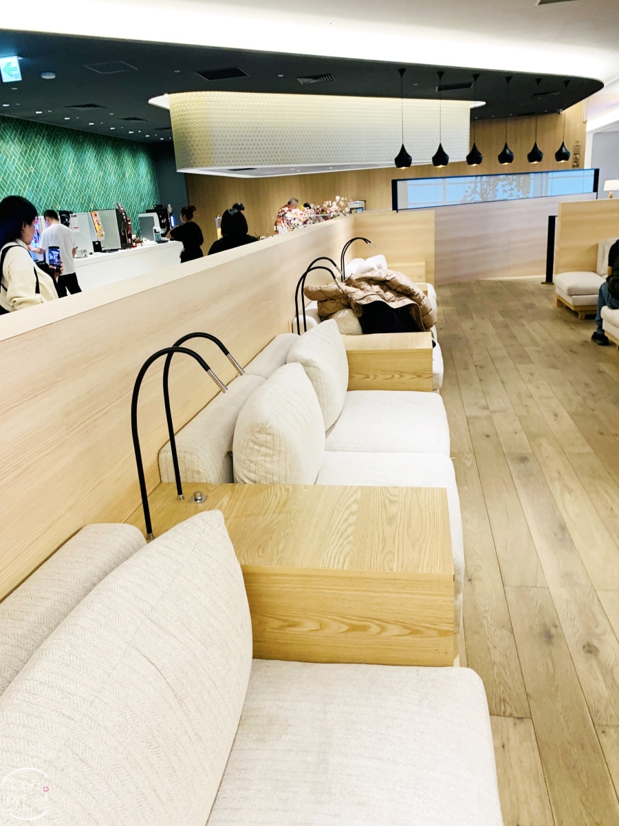 新千歲機場Royal Lounge∥北海道新千歲機場國際線貴賓室︱Royal Lounge貴賓室位置、開放時間,貴賓室完整評價︱長榮貴賓室、華航貴賓室 - 第10張圖 Royal Lounge