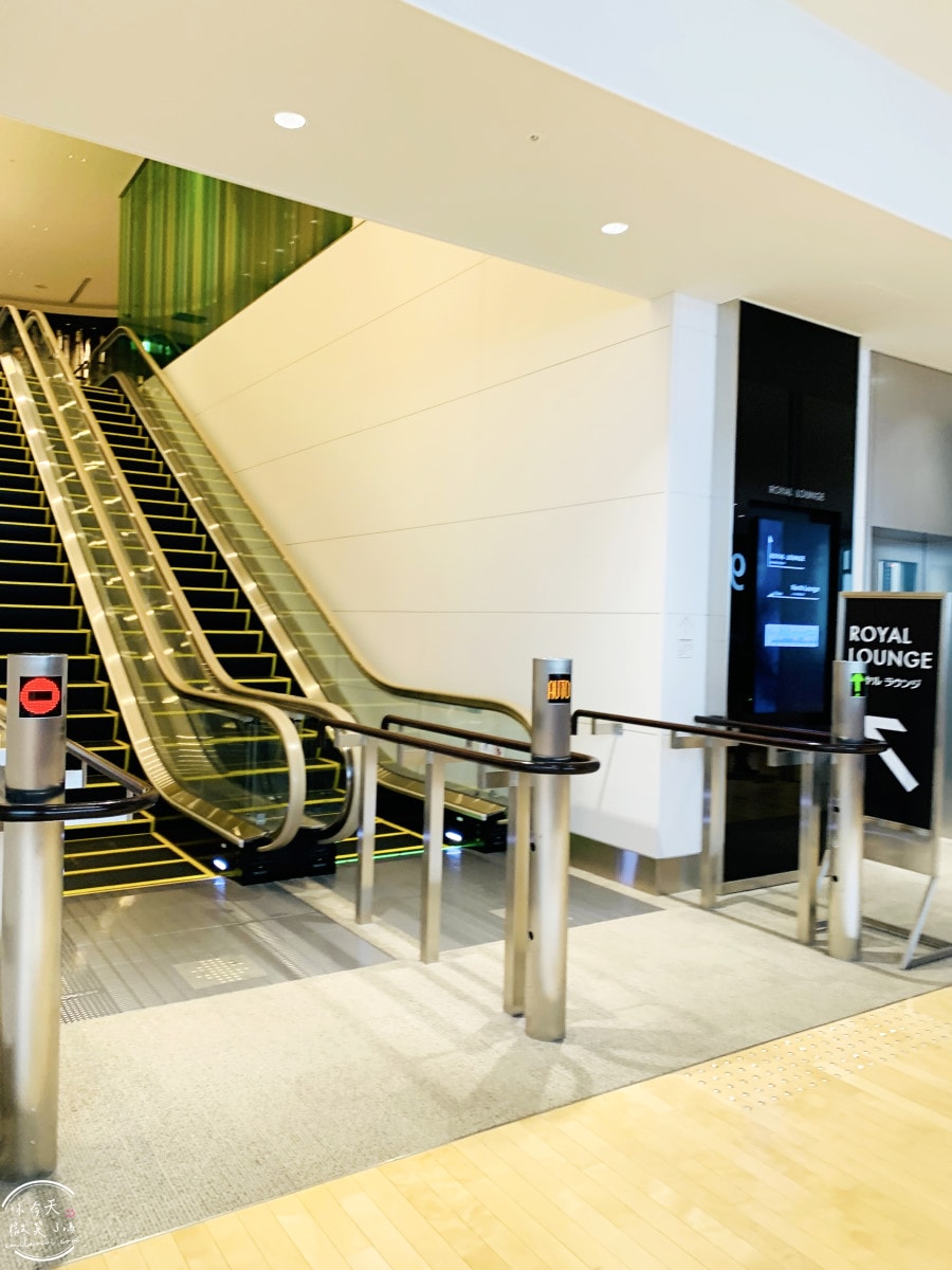 新千歲機場Royal Lounge∥北海道新千歲機場國際線貴賓室︱Royal Lounge貴賓室位置、開放時間,貴賓室完整評價︱長榮貴賓室、華航貴賓室 - 第3張圖 Royal Lounge