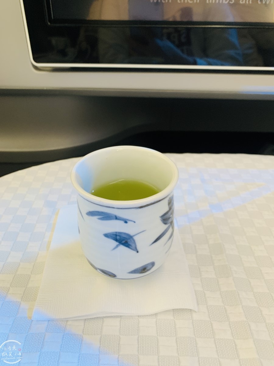 長榮航空BR116桂冠艙∥長榮商務艙餐點、全平躺座椅、商務艙廁所,飛行記錄︱桃園飛新千歲/北海道TPE-CTS︱787-10機型紀錄 - 第58張圖 BR116
