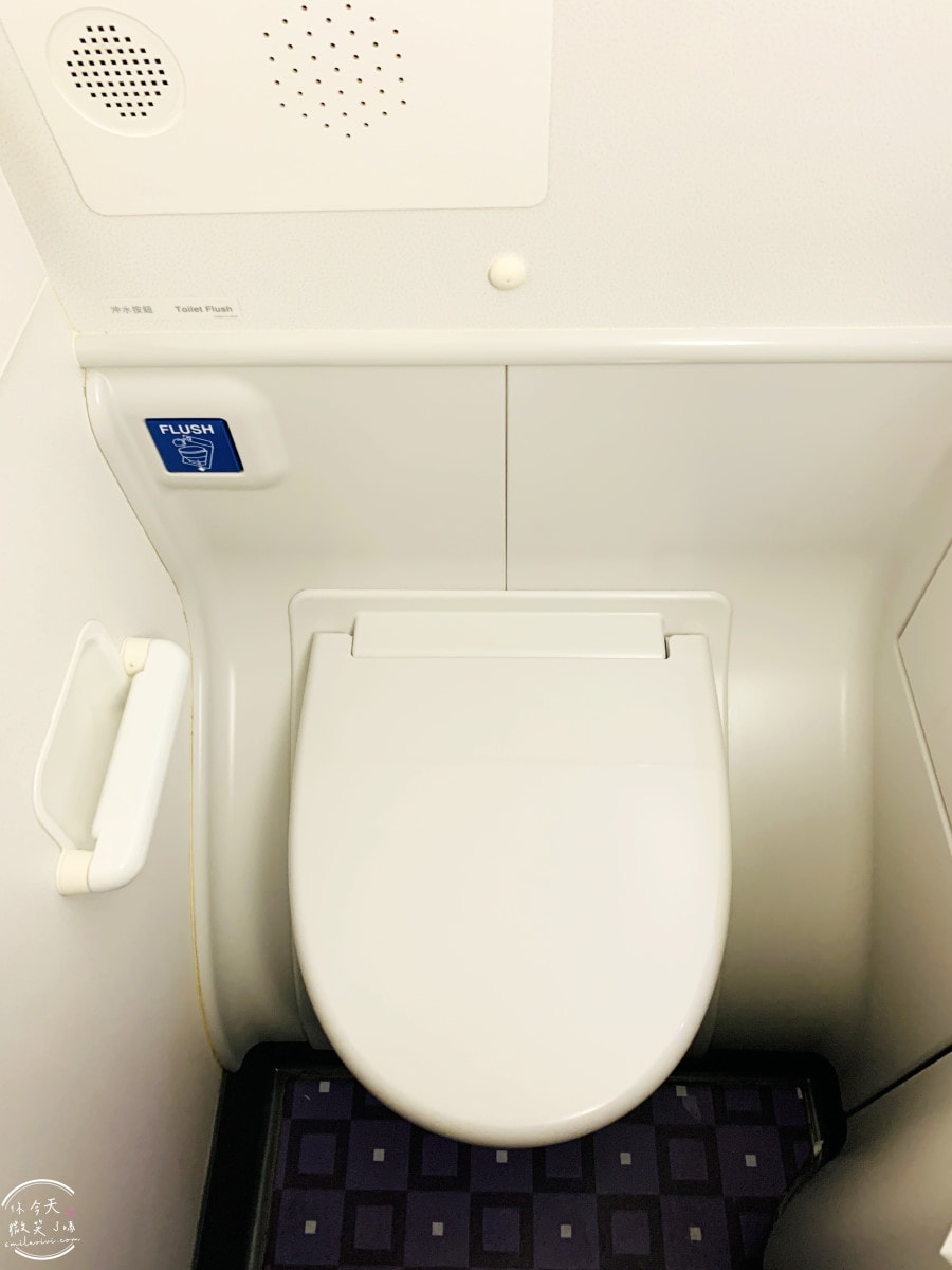 華航CI167商務艙∥大阪關西機場到高雄機場KIX-KHH︱中華航空商務艙搭乘體驗,座位、餐點、服務體驗分享︱737-800搭乘心得 - 第38張圖 CI167