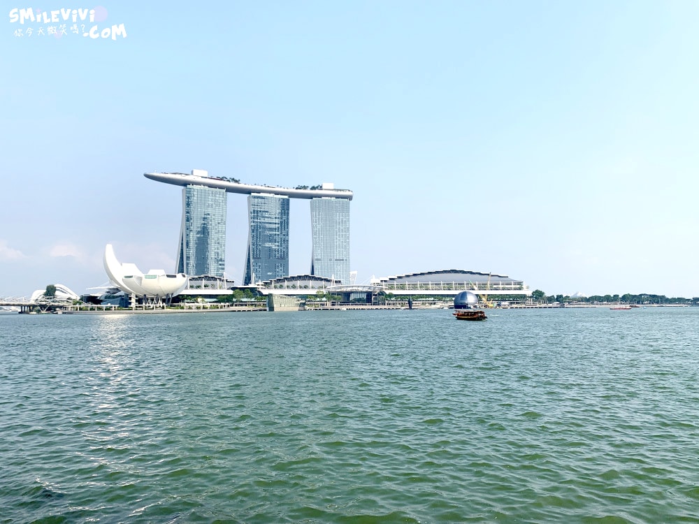 新加坡魚尾獅公園(Merlion Park)∥魚尾獅公園與雙螺旋橋(The Helix Bridge)的白天與夜晚︱魚尾獅公園光影水舞秀︱濱海灣完美路線推薦,新加坡地標這樣玩最美! - 第10張圖