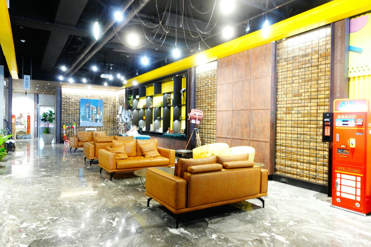 台南住宿推薦∥台南行旅 Hotel Leisure Tainan-OINN 巷弄潮旅,設計系旅店!雙人房、四人房、背包房各種房型開箱︱走路5分鐘到武聖夜市,台南中西區住宿心得 - 第5張圖