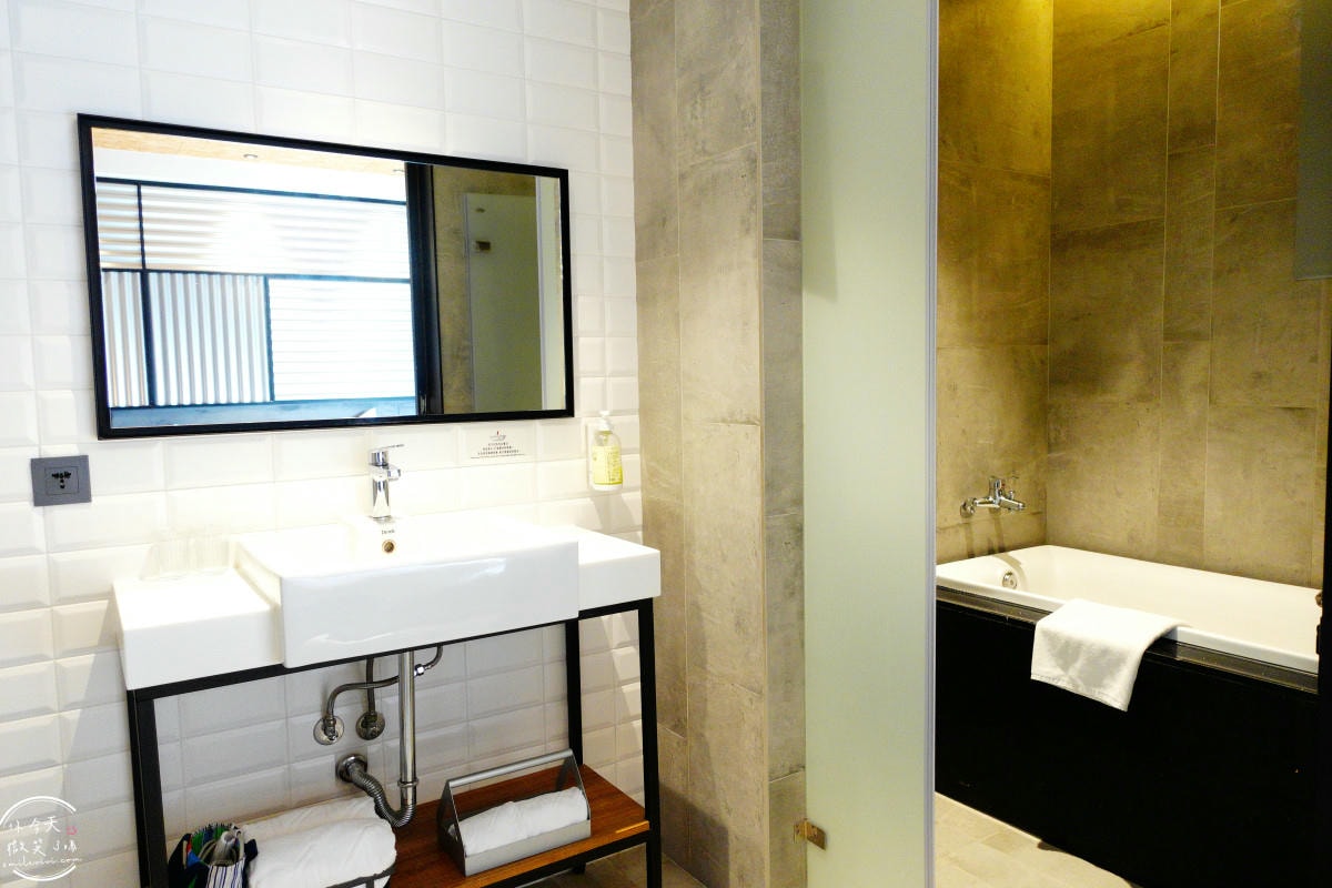 台南住宿推薦∥台南行旅 Hotel Leisure Tainan-OINN 巷弄潮旅,設計系旅店!雙人房、四人房、背包房各種房型開箱︱走路5分鐘到武聖夜市,台南中西區住宿心得 - 第48張圖