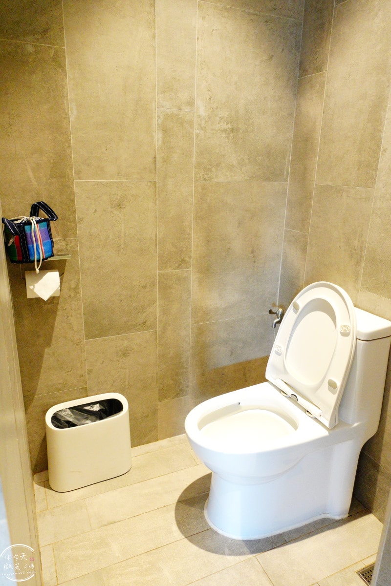 台南住宿推薦∥台南行旅 Hotel Leisure Tainan-OINN 巷弄潮旅,設計系旅店!雙人房、四人房、背包房各種房型開箱︱走路5分鐘到武聖夜市,台南中西區住宿心得 - 第52張圖