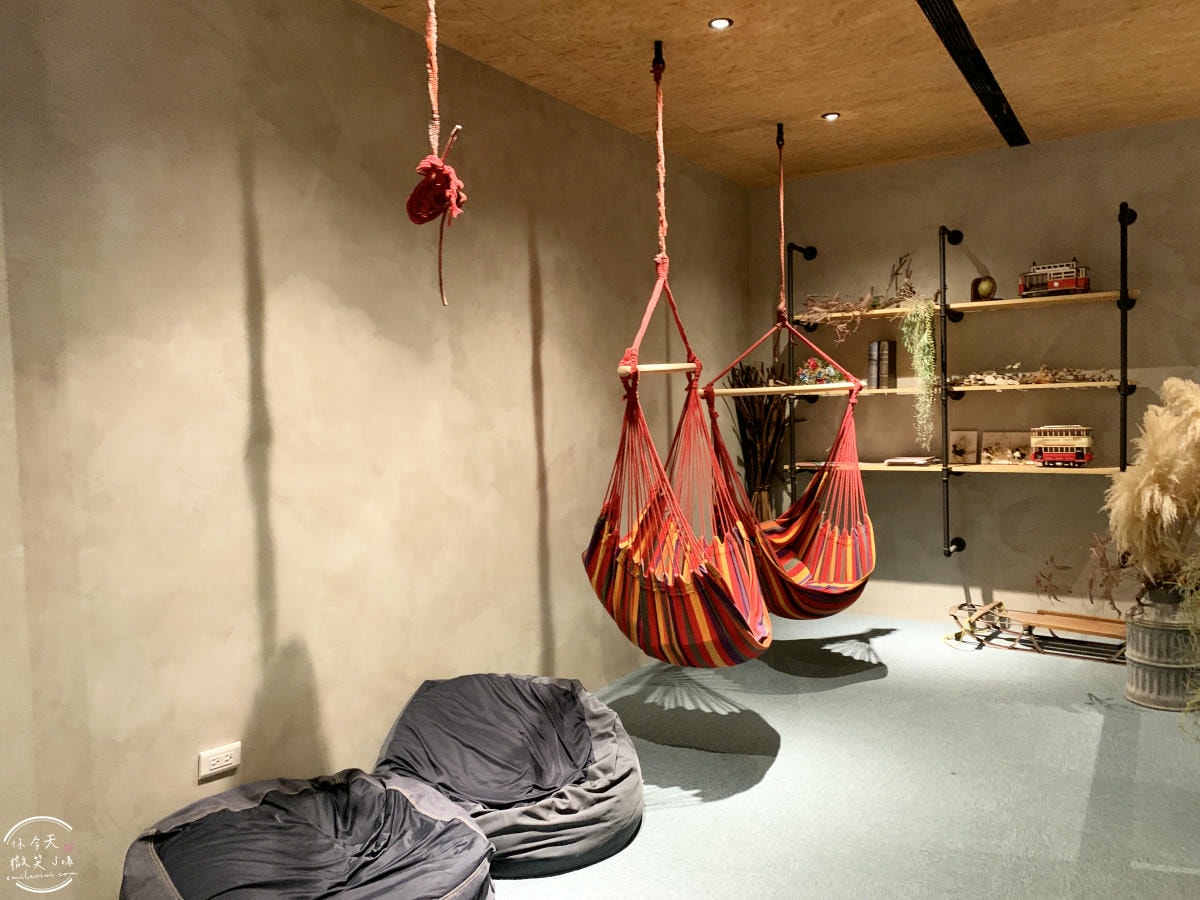 台南住宿推薦∥台南行旅 Hotel Leisure Tainan-OINN 巷弄潮旅,設計系旅店!雙人房、四人房、背包房各種房型開箱︱走路5分鐘到武聖夜市,台南中西區住宿心得 - 第83張圖