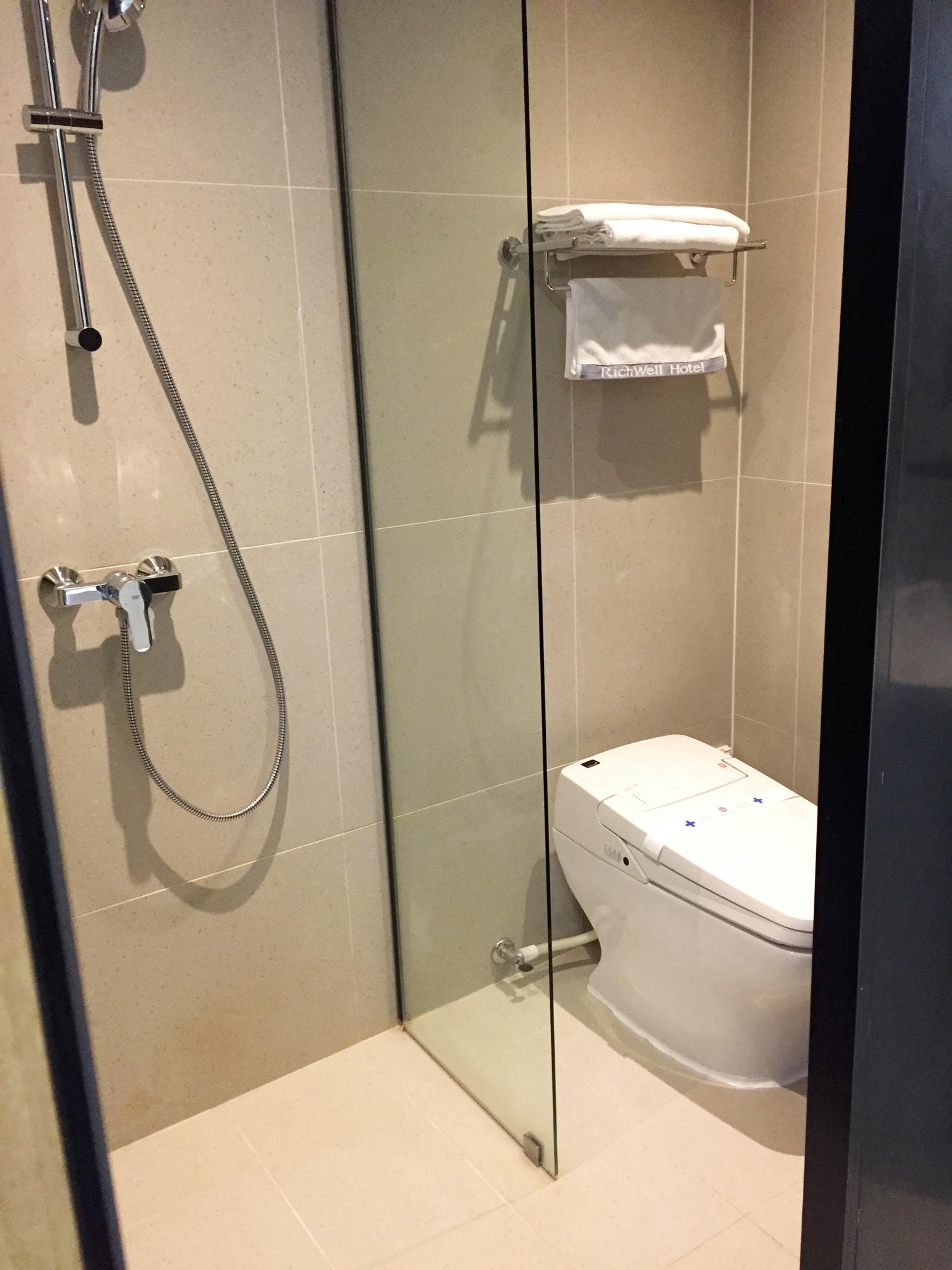 首爾江南住宿推薦∥Richwell Hotel(리치웰 호텔;瑞奇威爾飯店),不到2,000元台幣,套房一大床、兩小床房型開箱,免費咖啡︱首爾江南CP值超高飯店住宿體驗︱近首爾地鐵宣陵站、驛三站 - 第39張圖 Richwell Hotel