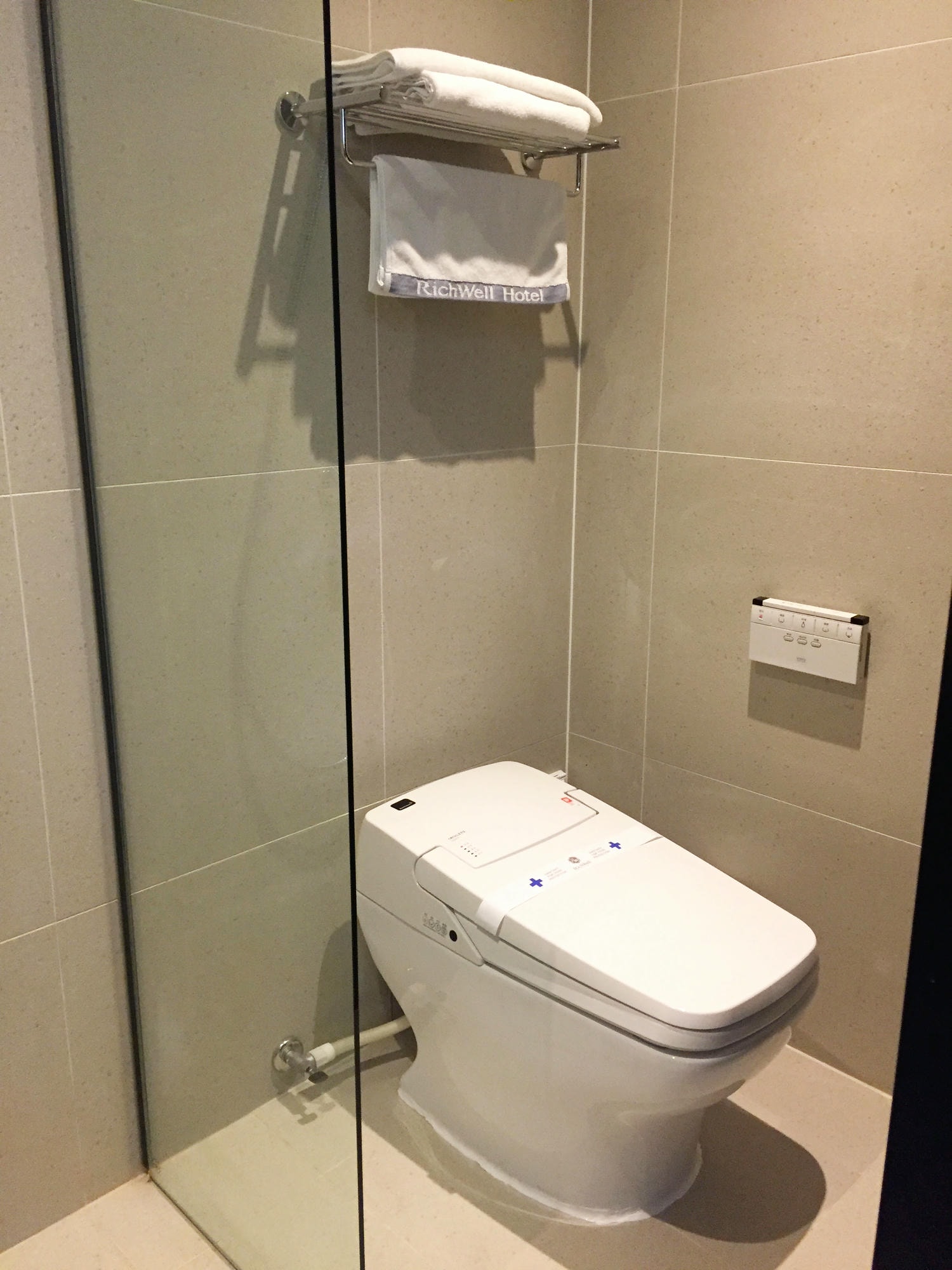 首爾江南住宿推薦∥Richwell Hotel(리치웰 호텔;瑞奇威爾飯店),不到2,000元台幣,套房一大床、兩小床房型開箱,免費咖啡︱首爾江南CP值超高飯店住宿體驗︱近首爾地鐵宣陵站、驛三站 - 第40張圖 Richwell Hotel