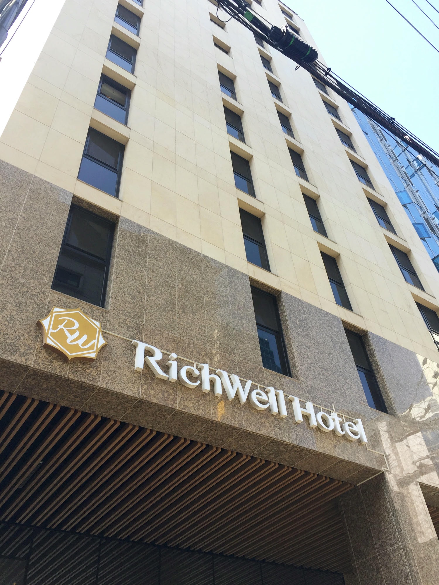 首爾江南住宿推薦∥Richwell Hotel(리치웰 호텔;瑞奇威爾飯店),不到2,000元台幣,套房一大床、兩小床房型開箱,免費咖啡︱首爾江南CP值超高飯店住宿體驗︱近首爾地鐵宣陵站、驛三站 - 第49張圖 Richwell Hotel