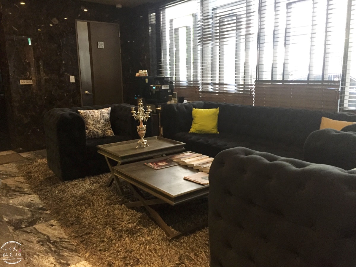首爾江南住宿推薦∥Richwell Hotel(리치웰 호텔;瑞奇威爾飯店),不到2,000元台幣,套房一大床、兩小床房型開箱,免費咖啡︱首爾江南CP值超高飯店住宿體驗︱近首爾地鐵宣陵站、驛三站 - 第5張圖 Richwell Hotel