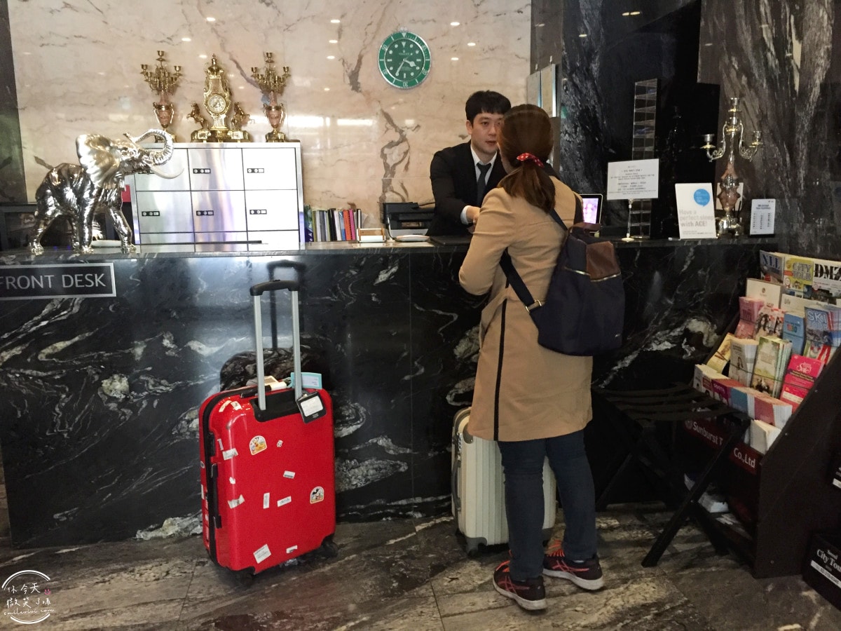 首爾江南住宿推薦∥Richwell Hotel(리치웰 호텔;瑞奇威爾飯店),不到2,000元台幣,套房一大床、兩小床房型開箱,免費咖啡︱首爾江南CP值超高飯店住宿體驗︱近首爾地鐵宣陵站、驛三站 - 第6張圖 Richwell Hotel