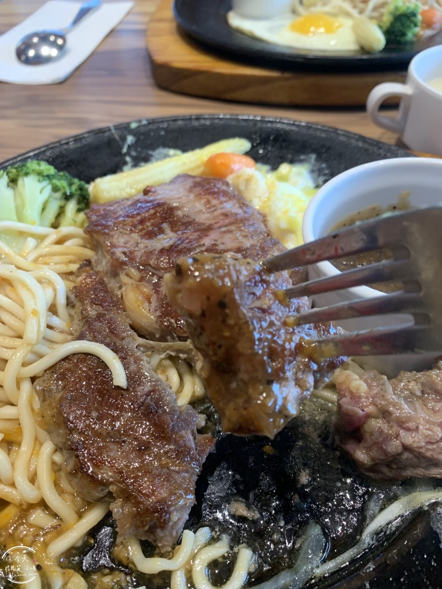 Double萬牛排館∥最新菜單,二訪踩雷︱牛排迷的天堂!自助沙拉吧吃到飽,義大利麵、燉飯、冰品飲料無限量供應︱鳳山牛排吃到飽 - 第61張圖