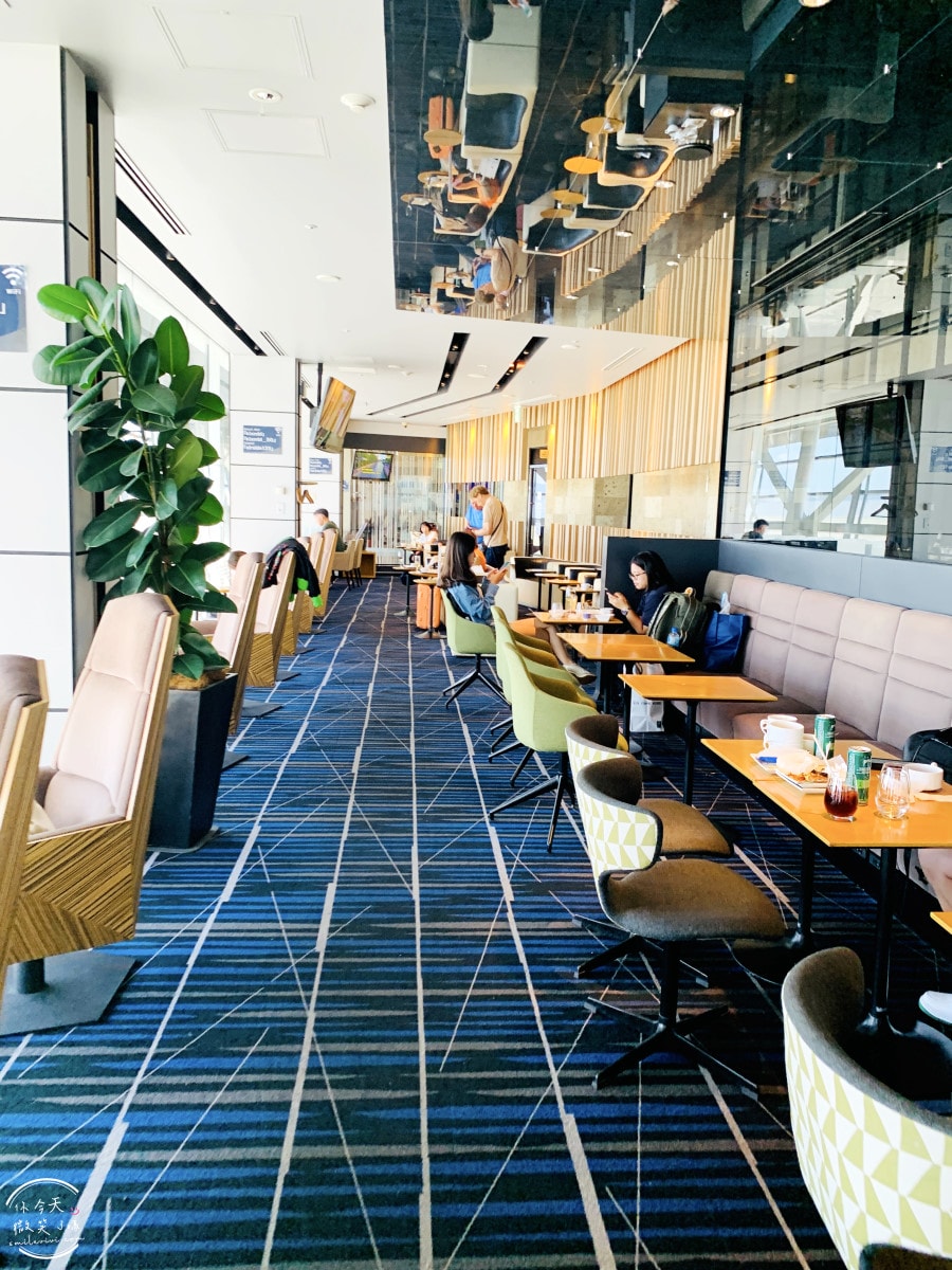 關西機場貴賓室推薦∥KIX Airside Lounge位置座位餐點全紀錄,可欣賞飛機起飛|龍騰卡都能進關西機場貴賓室,關西機場23號登機口旁電梯搭乘 - 第16張圖 Airside Lounge