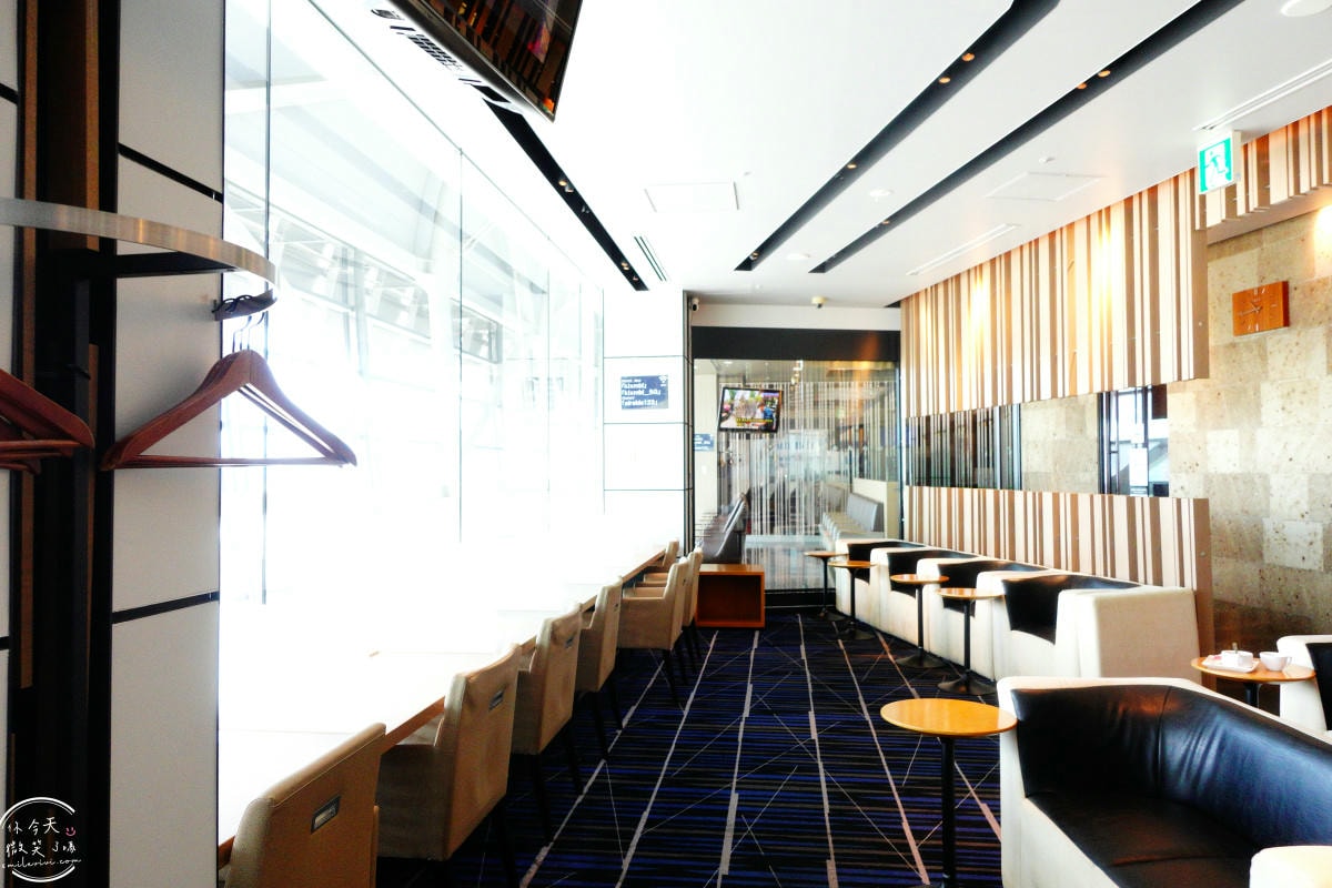 關西機場貴賓室推薦∥KIX Airside Lounge位置座位餐點全紀錄,可欣賞飛機起飛|龍騰卡都能進關西機場貴賓室,關西機場23號登機口旁電梯搭乘 - 第17張圖 Airside Lounge