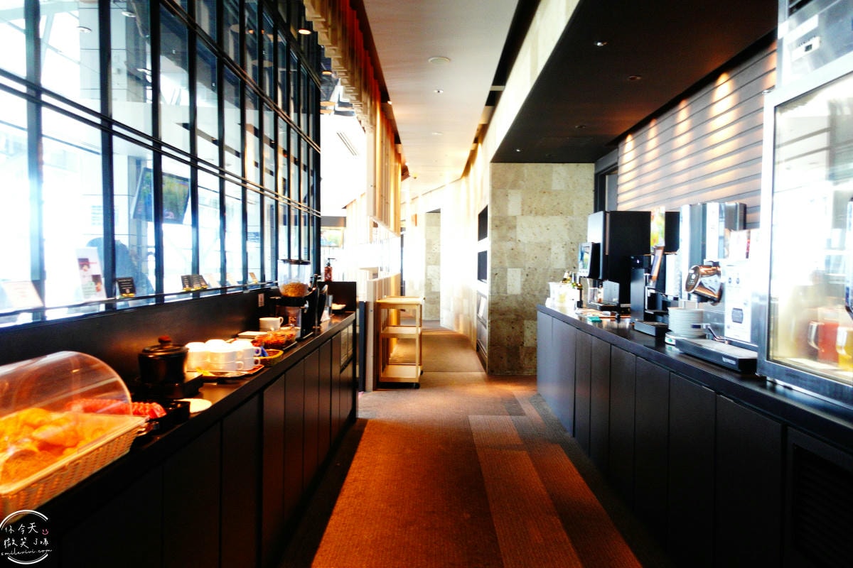 關西機場貴賓室推薦∥KIX Airside Lounge位置座位餐點全紀錄,可欣賞飛機起飛|龍騰卡都能進關西機場貴賓室,關西機場23號登機口旁電梯搭乘 - 第20張圖 Airside Lounge