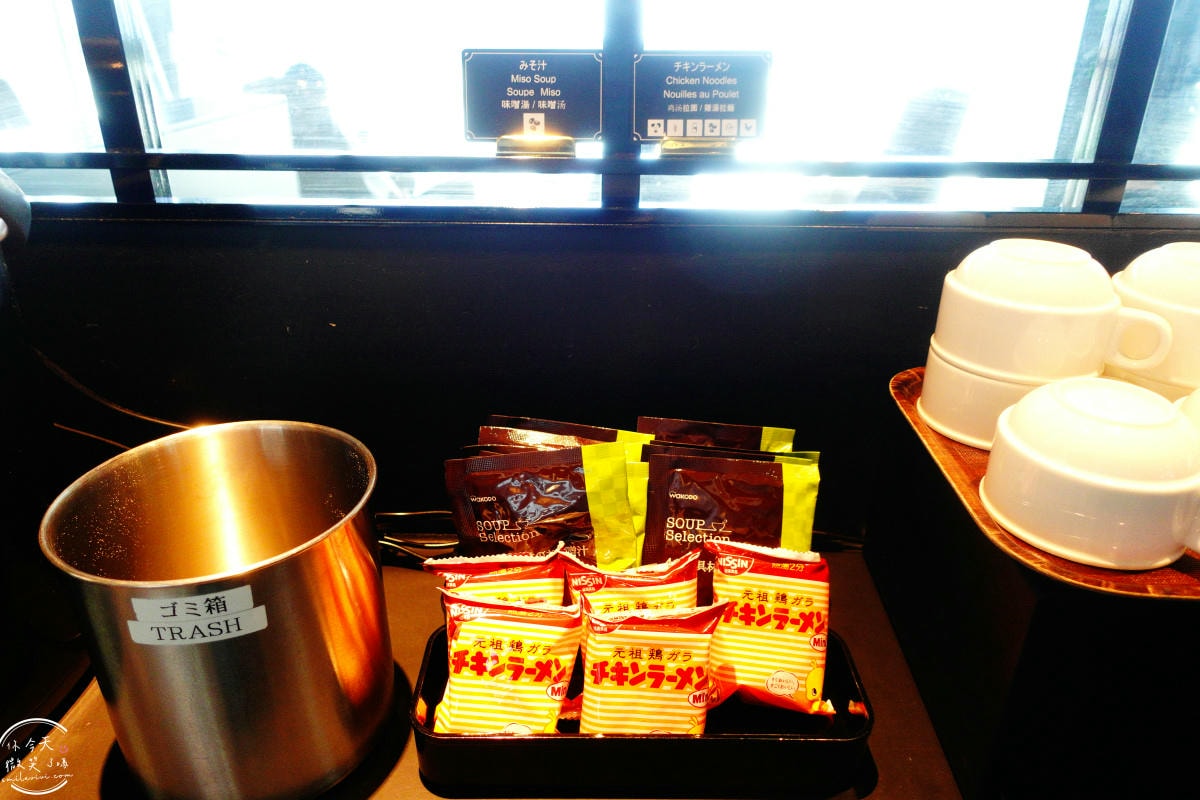 關西機場貴賓室推薦∥KIX Airside Lounge位置座位餐點全紀錄,可欣賞飛機起飛|龍騰卡都能進關西機場貴賓室,關西機場23號登機口旁電梯搭乘 - 第33張圖 Airside Lounge