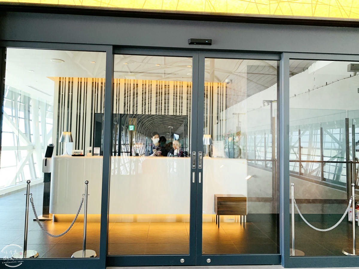 關西機場貴賓室推薦∥KIX Airside Lounge位置座位餐點全紀錄,可欣賞飛機起飛|龍騰卡都能進關西機場貴賓室,關西機場23號登機口旁電梯搭乘 - 第12張圖 Airside Lounge