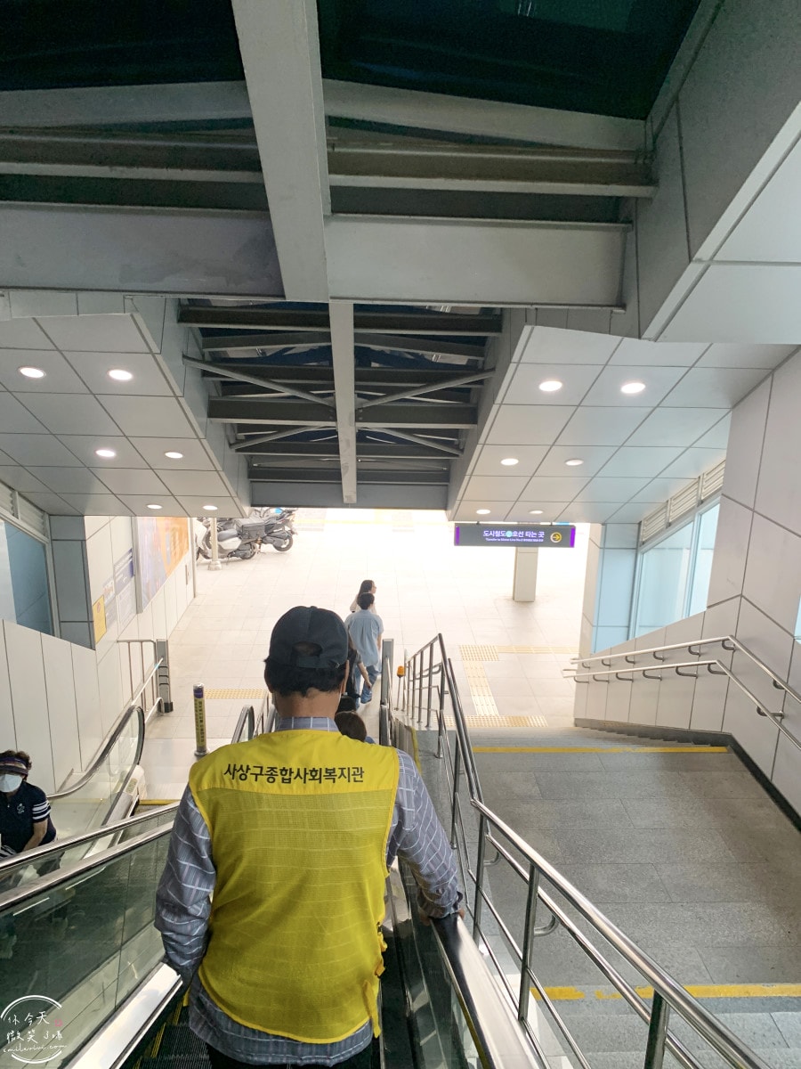 釜山金海機場進市區懶人包∥釜山金海輕電鐵(부산김해경전철),從金海機場站到沙上站轉釜山地鐵2號線超簡單!沙上站轉乘釜山2號線詳細分享︱釜山機場快線來回搭乘分享 - 第25張圖