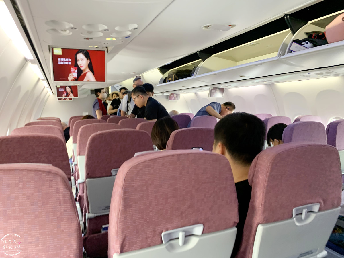 華航飛曼谷CI839∥飛曼谷前必看!高雄飛曼谷飛行體驗與飛機餐實拍,KHH-BKK︱飛機餐實拍分享,經濟艙座椅空間︱高雄機場出境流程全紀錄,中華航空 - 第22張圖 CI839