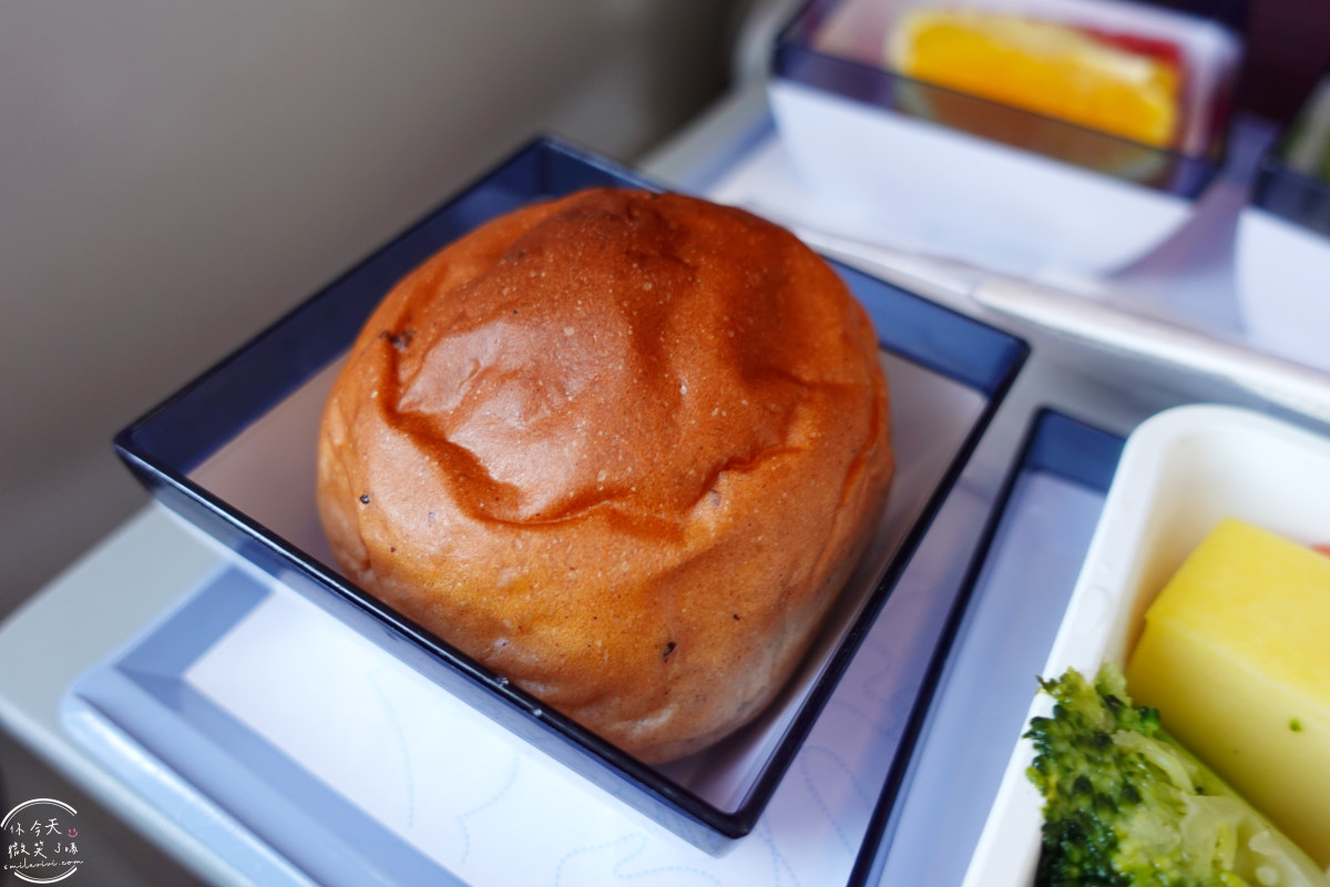 華航飛曼谷CI839∥飛曼谷前必看!高雄飛曼谷飛行體驗與飛機餐實拍,KHH-BKK︱飛機餐實拍分享,經濟艙座椅空間︱高雄機場出境流程全紀錄,中華航空 - 第37張圖 CI839