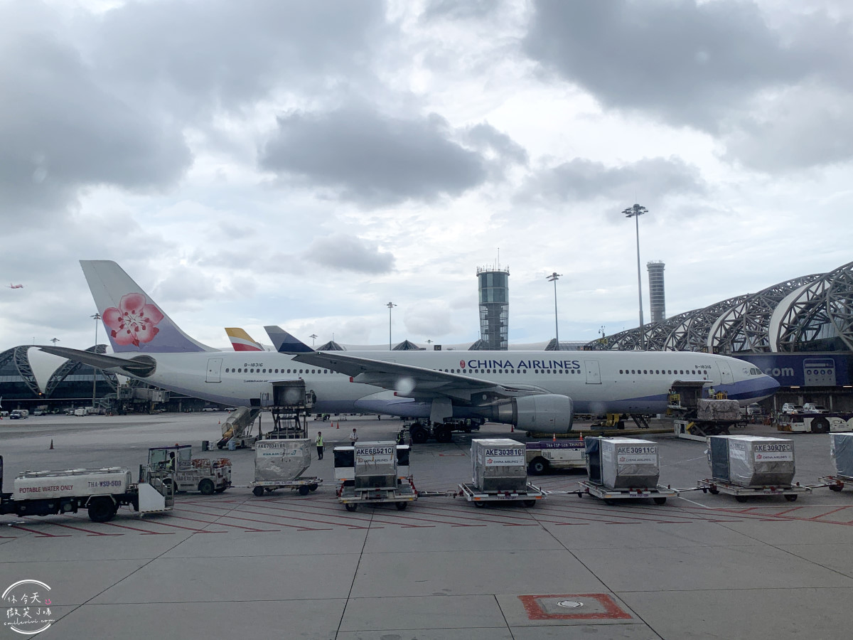 華航飛曼谷CI839∥飛曼谷前必看!高雄飛曼谷飛行體驗與飛機餐實拍,KHH-BKK︱飛機餐實拍分享,經濟艙座椅空間︱高雄機場出境流程全紀錄,中華航空 - 第53張圖 CI839