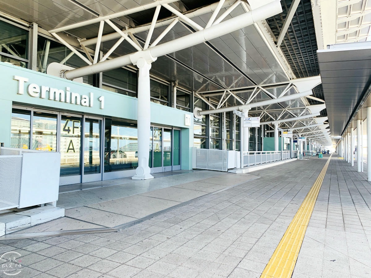 大阪關西機場第一航廈∥國際線出境流程,免稅店購物下單+取貨全攻略!必買大阪限定呼吸巧克力、小小兵餅乾、哆啦A夢香蕉蛋糕︱關西機場出境大廳 - 第2張圖