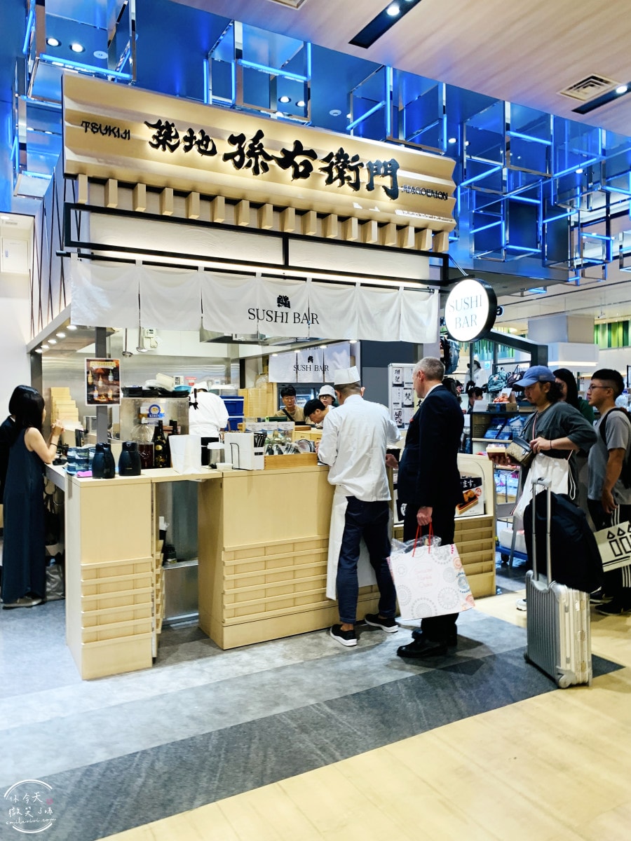 大阪關西機場第一航廈∥國際線出境流程,免稅店購物下單+取貨全攻略!必買大阪限定呼吸巧克力、小小兵餅乾、哆啦A夢香蕉蛋糕︱關西機場出境大廳 - 第60張圖