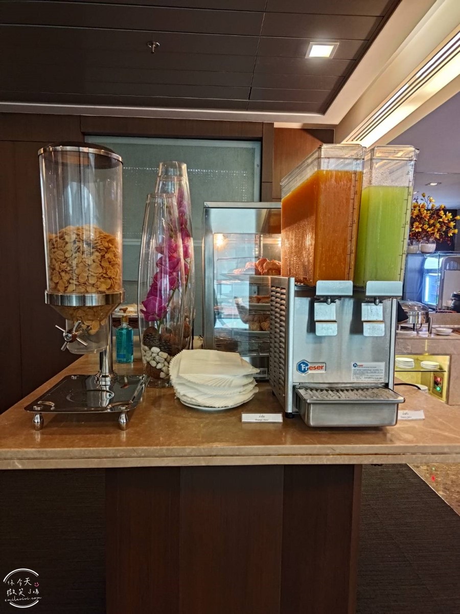 曼谷機場∥Miracle First Class Lounge貴賓室,曼谷素萬那普機場|飛曼谷必看,機場貴賓室!PP/龍騰卡/JCB卡,免費貴賓室|BKK出境航廈 3 樓A區登機門方向,24 小時營業 - 第16張圖 Miracle Lounge