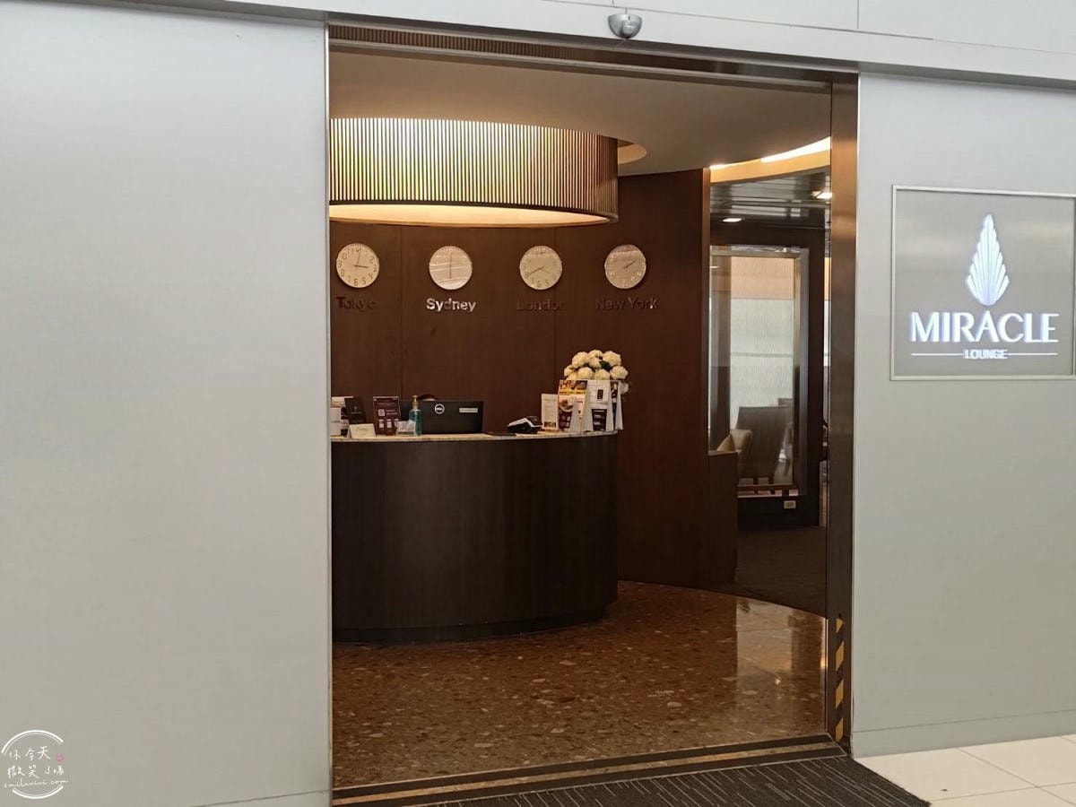 曼谷機場∥Miracle First Class Lounge貴賓室,曼谷素萬那普機場|飛曼谷必看,機場貴賓室!PP/龍騰卡/JCB卡,免費貴賓室|BKK出境航廈 3 樓A區登機門方向,24 小時營業 - 第3張圖 Miracle Lounge