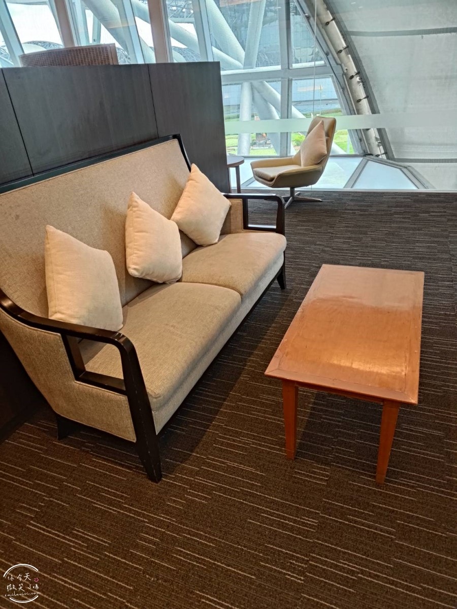 曼谷機場∥Miracle First Class Lounge貴賓室,曼谷素萬那普機場|飛曼谷必看,機場貴賓室!PP/龍騰卡/JCB卡,免費貴賓室|BKK出境航廈 3 樓A區登機門方向,24 小時營業 - 第7張圖 Miracle Lounge