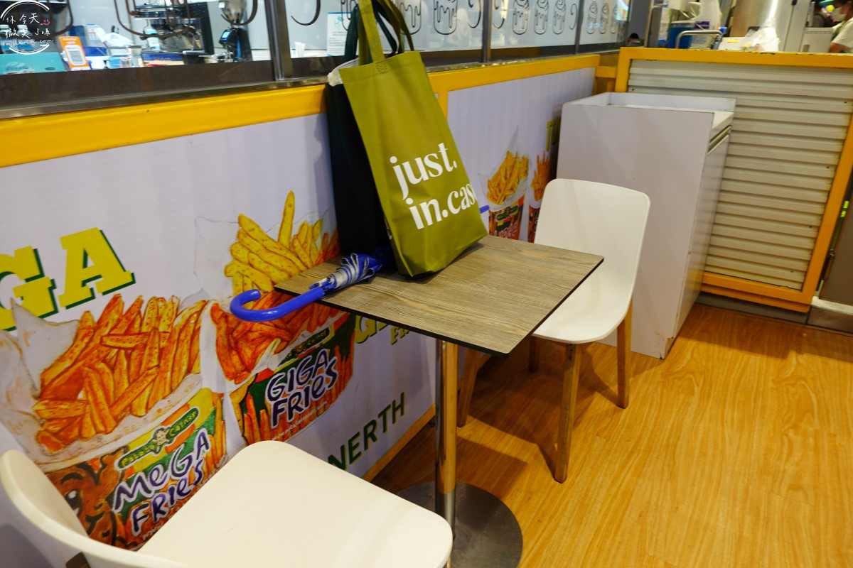 曼谷人氣美食踩雷?Potato Corner@Central World 6 樓,起司、BBQ口味實吃心得,真心不推!泰國薯條吃完只想喝水,真的沒必要排,曼谷美食踩雷! - 第13張圖