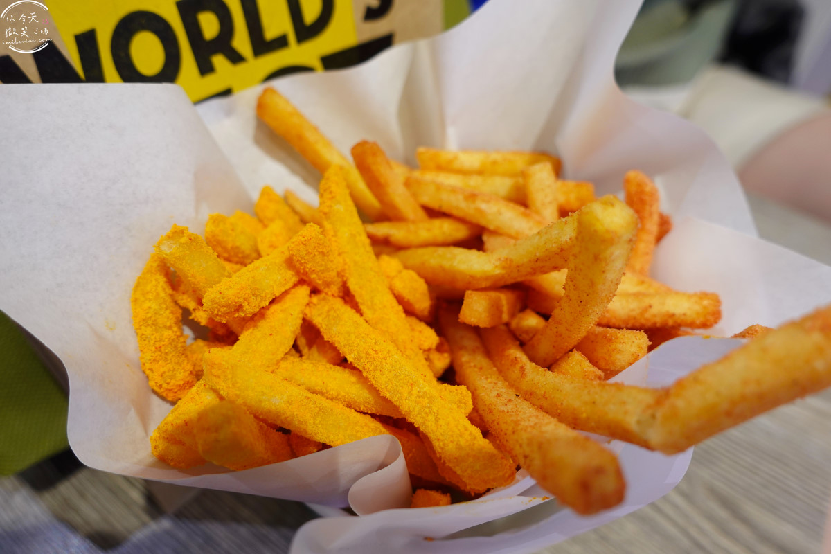 曼谷人氣美食踩雷?Potato Corner@Central World 6 樓,起司、BBQ口味實吃心得,真心不推!泰國薯條吃完只想喝水,真的沒必要排,曼谷美食踩雷! - 第15張圖