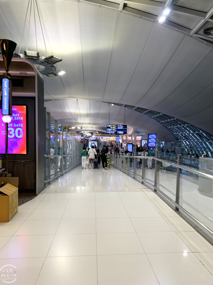 曼谷素萬那普機場(Suvarna-bhumi Airport)∥入境全攻略、蘇凡納布國際機場︱曼谷機場出境、入境,曼谷機場快線、曼谷機場機場捷運︱曼谷旅行第一站 - 第76張圖